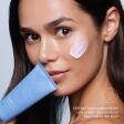 Nu Skin ageloc Lumispa Activating Cleanser trockene Haut mit Frau Nu Skin ageloc Lumispa Activating Cleanser trockene Haut mit Frau