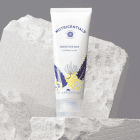 Nu Skin Nutricentials Brighter Day Exfoliant Tube auf einem Stein von Nuskin