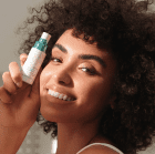 Nu Skin ageloc Boost Activating Serum und Modell von Nuskin Nu Skin ageloc Boost Activating Serum und Modell von Nuskin
