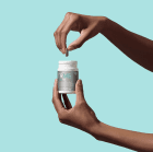 Pharmanex Real ME TRME Dose in der Hand